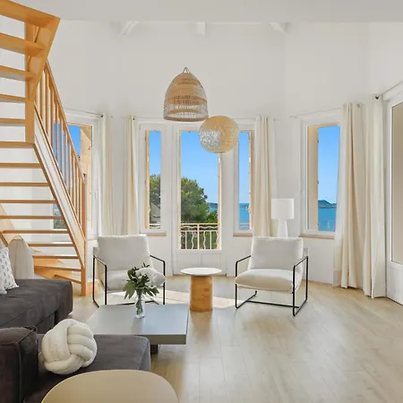 Duplex D'exception Face A La Hyères
