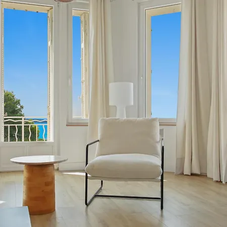 Duplex D'exception Face A La